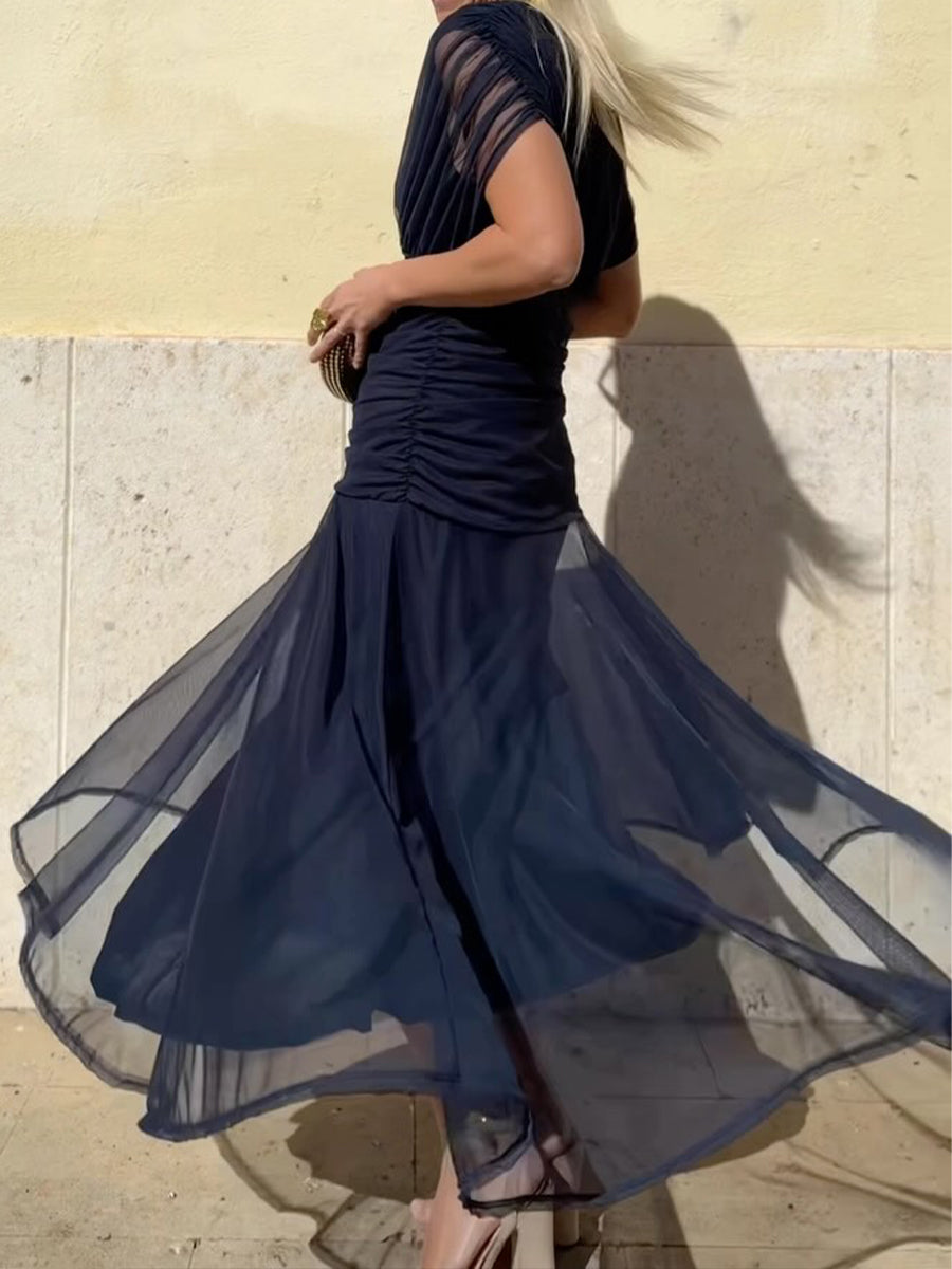 Elegantes, dehnbares Mesh-Kleid mit gerafftem Schnitt
