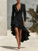 Waschkleid aus Denim mit langen Ärmeln, V-Ausschnitt, Rüschendetails und asymmetrischem Saum (vorne kürzer, hinten länger)