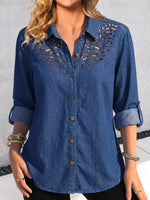 Camicia in denim chambray con bottoni e taglio laser elegante