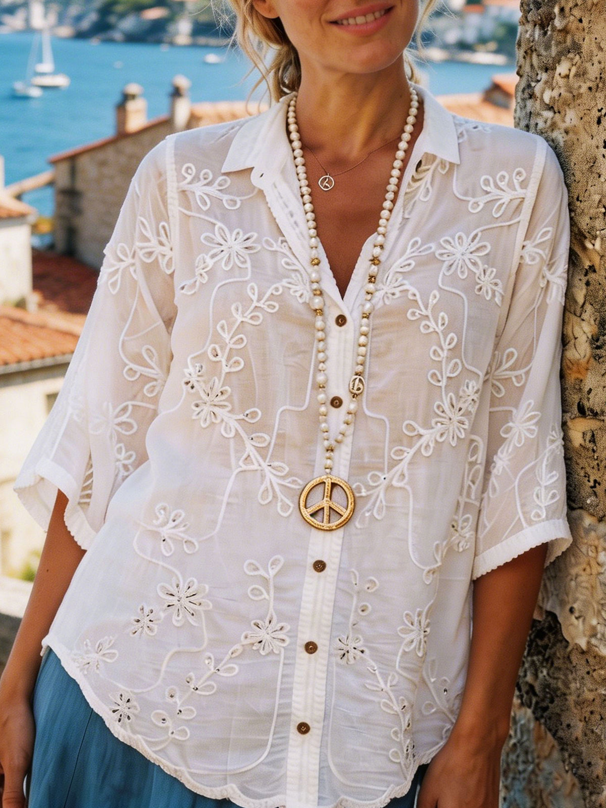 Chemisier en coton et lin pour femmes avec broderie florale, œillets et manches mi-longues