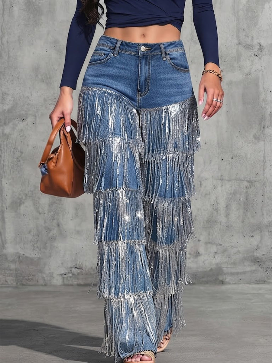 Locker sitzende Jeans mit geradem Bein und Fransen-Detail
