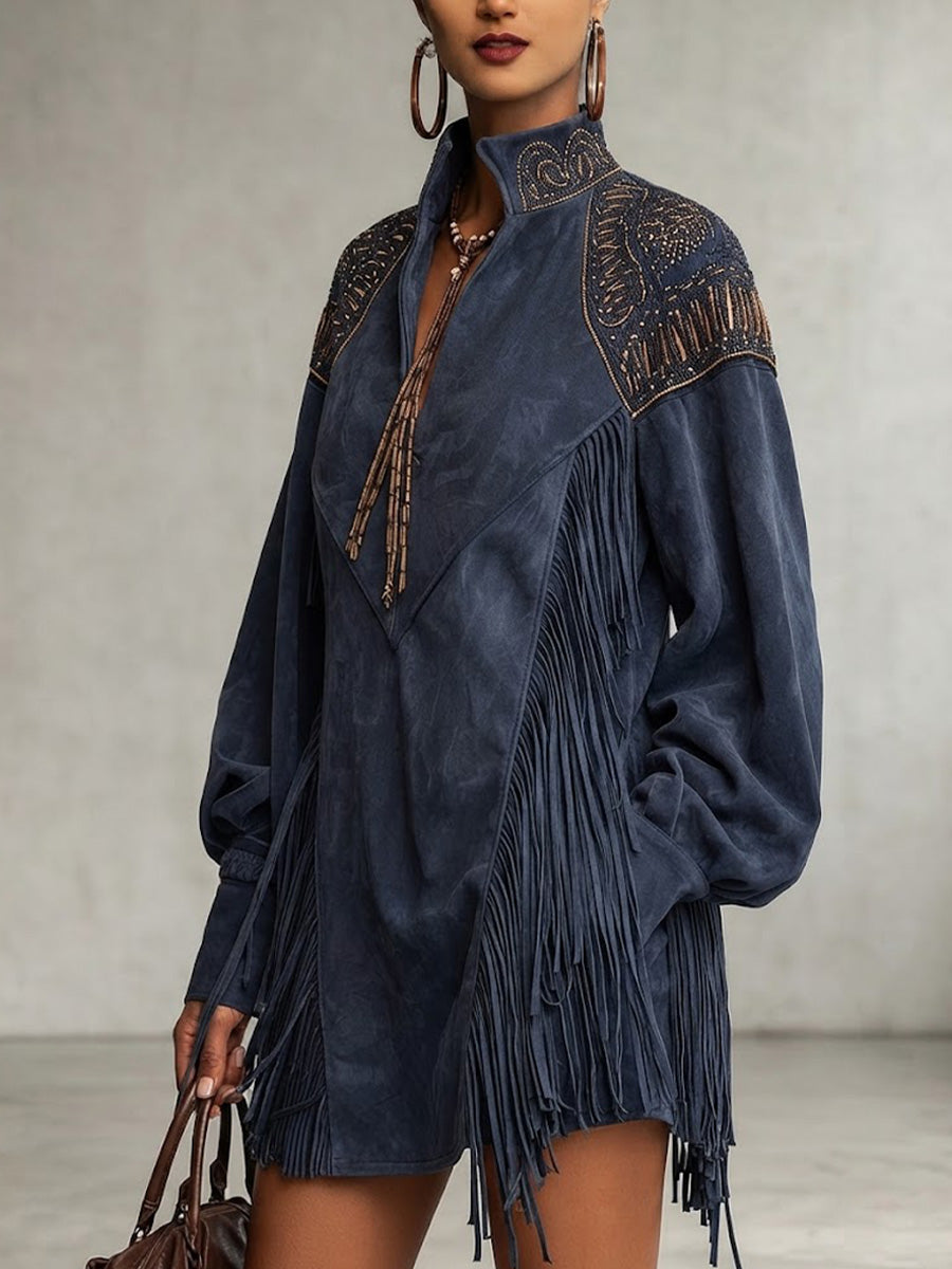 V-Ausschnitt besticktes Kleid mit Quasten