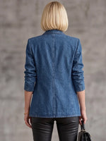 Blazer in denim con occhielli dorati audaci