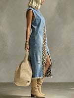 Vestito midi smanicato in denim con spacco e patchwork a stampa leopardata da donna