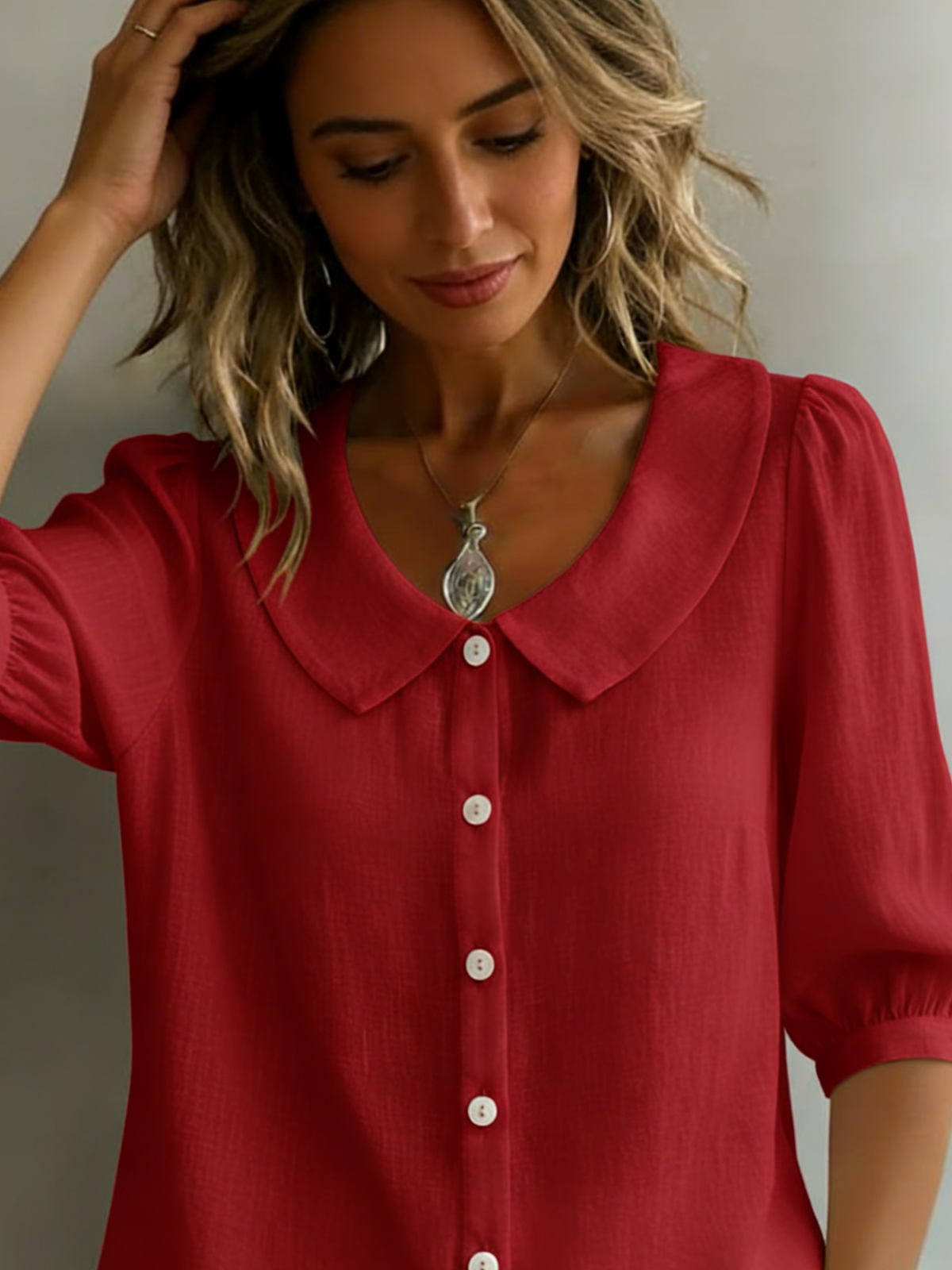 Camicia in cotone con colletto Peter Pan retrò e bottoni frontali