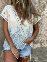 Blusa de Mulher com Bordado de Estrela-do-Mar, Renda Oca, Recortes e Decote em V, Manga Curta