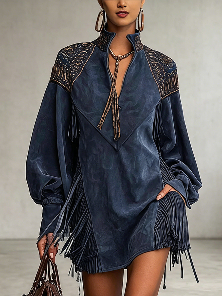 V-Ausschnitt besticktes Kleid mit Quasten