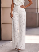 Elegantes romantisches Resort-Outfit mit floralem Zweiteiler