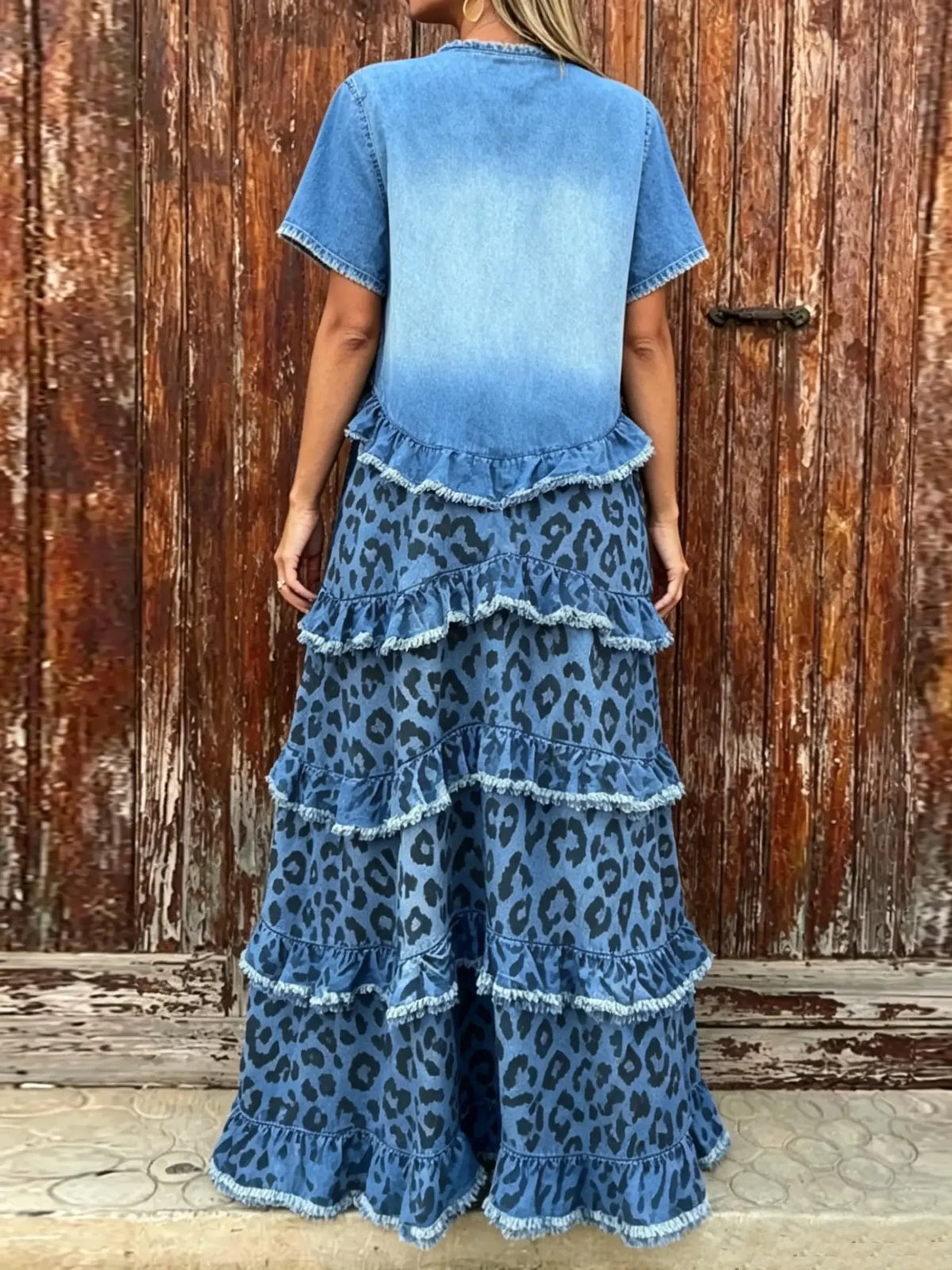 Vestido maxi de mezclilla para mujer con parches, estampado de leopardo azul y volantes en múltiples capas
