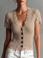 Romantisches Stricktop mit Spitzenbesatz