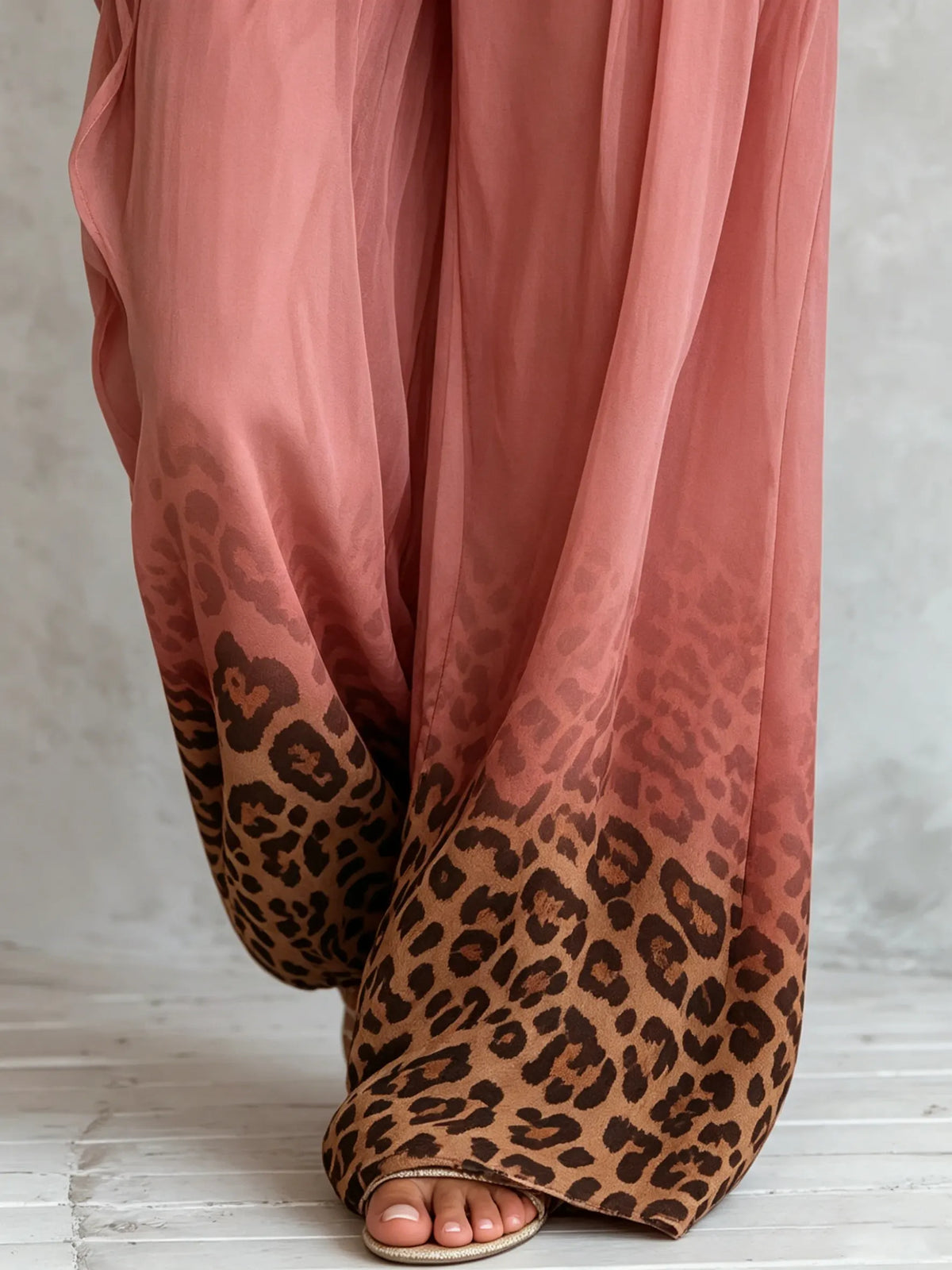 Conjunto de pierna ancha con degradado y estampado de leopardo rosa para mujer