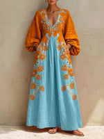 Böhmisches Maxikleid mit V-Ausschnitt und zweifarbigem Blumenmuster
