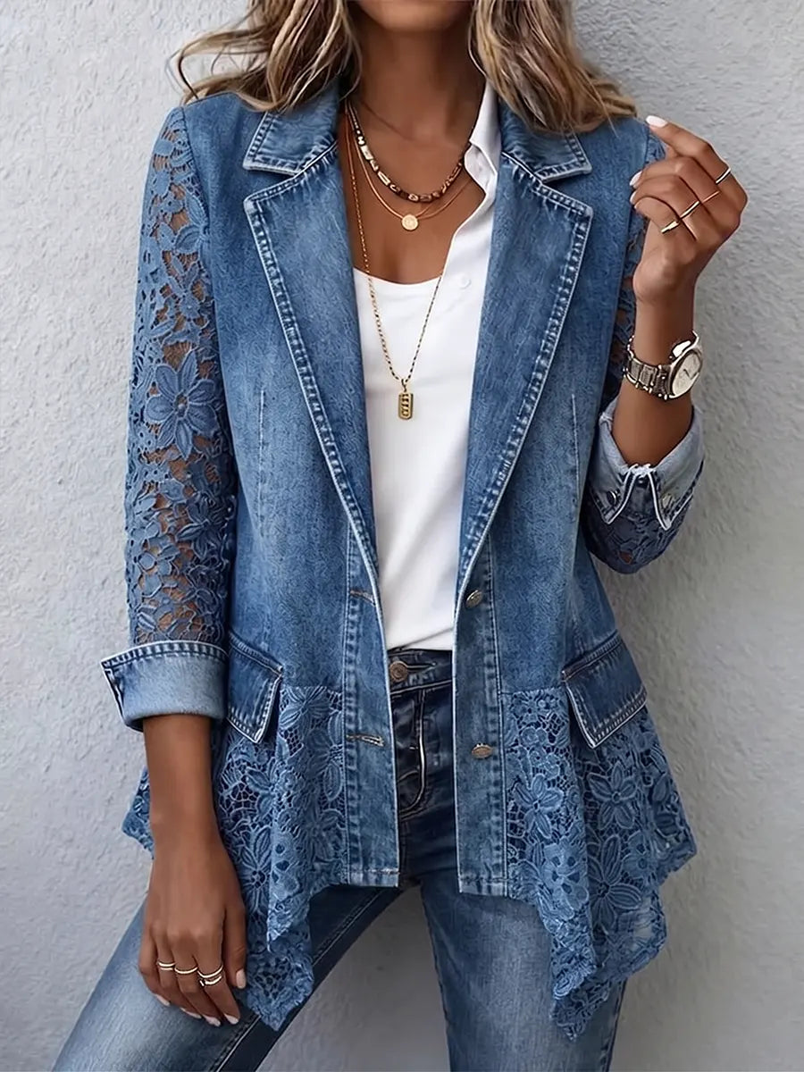 Romantischer Blazer aus Jeansstoff mit floraler Spitzenapplikation