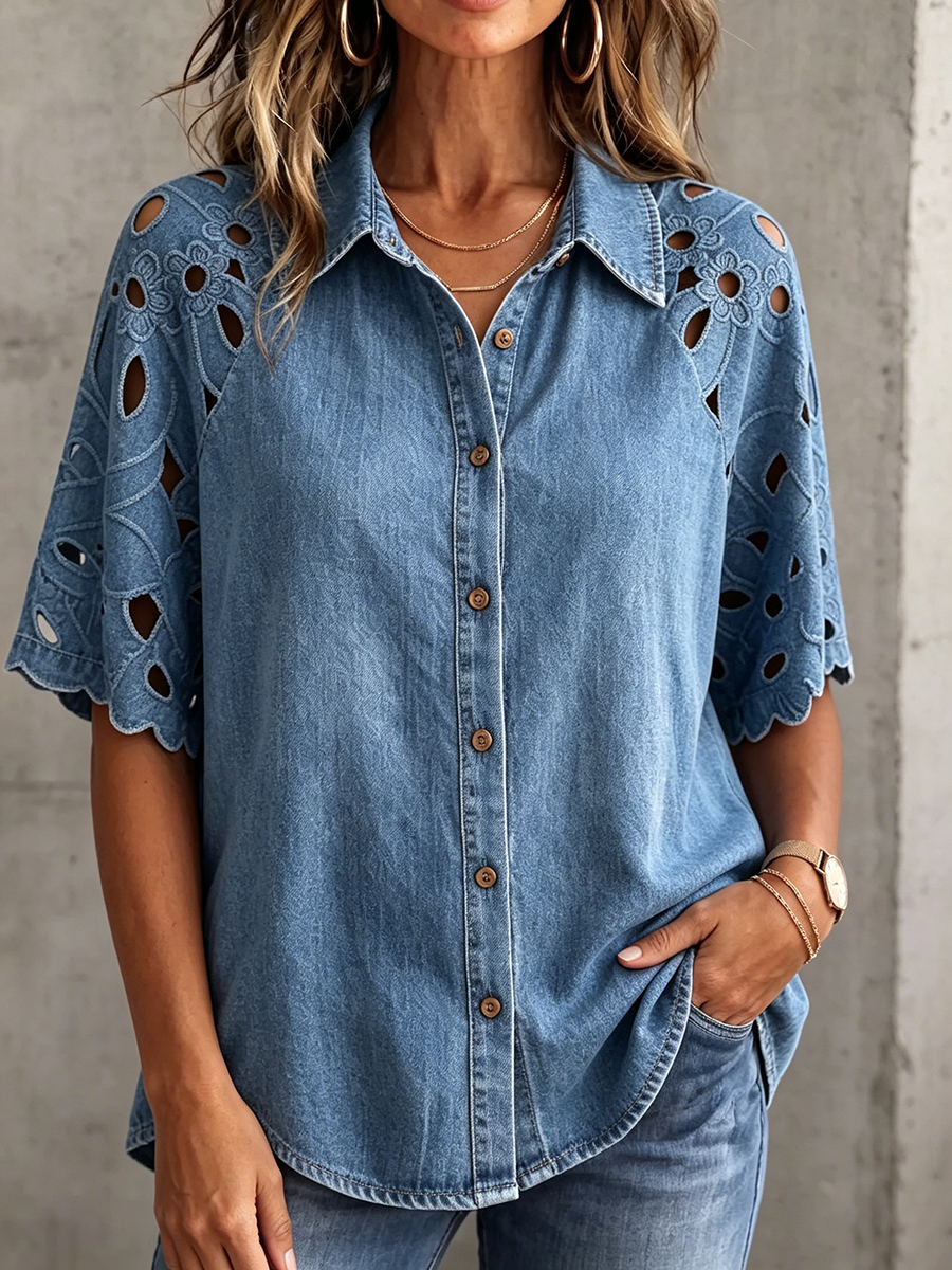 Chemise en jean style vintage avec panneaux en dentelle florale ajourée