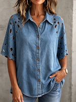 Chemise en jean style vintage avec panneaux en dentelle florale ajourée