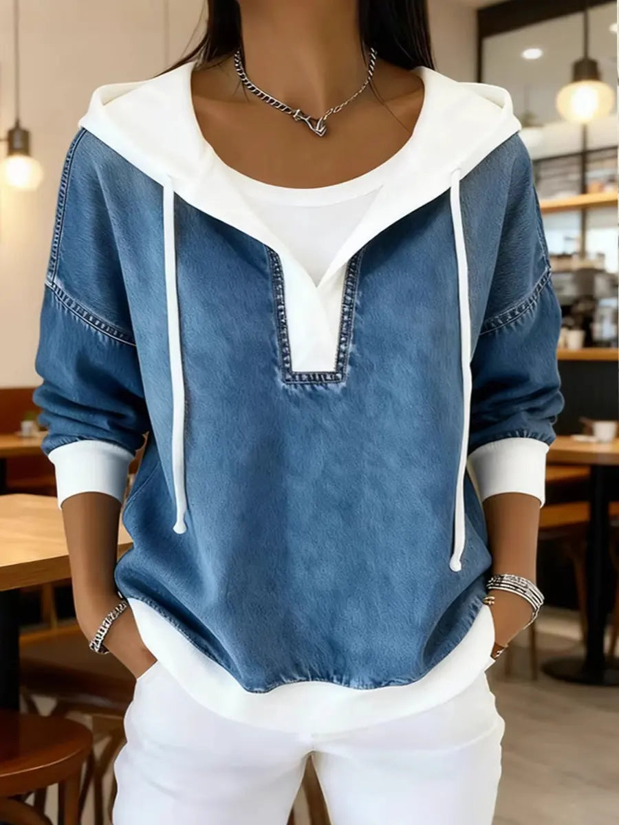 Schicker zweifarbiger Denim-Pullover mit V-Ausschnitt und Kapuze