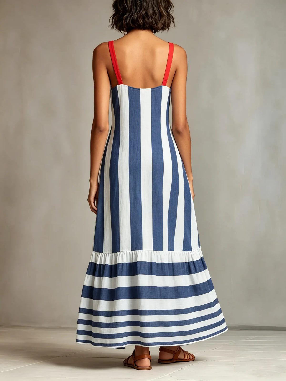 Vestido Maxi de Alças Finas às Riscas com Acabamento em Contraste para Mulher