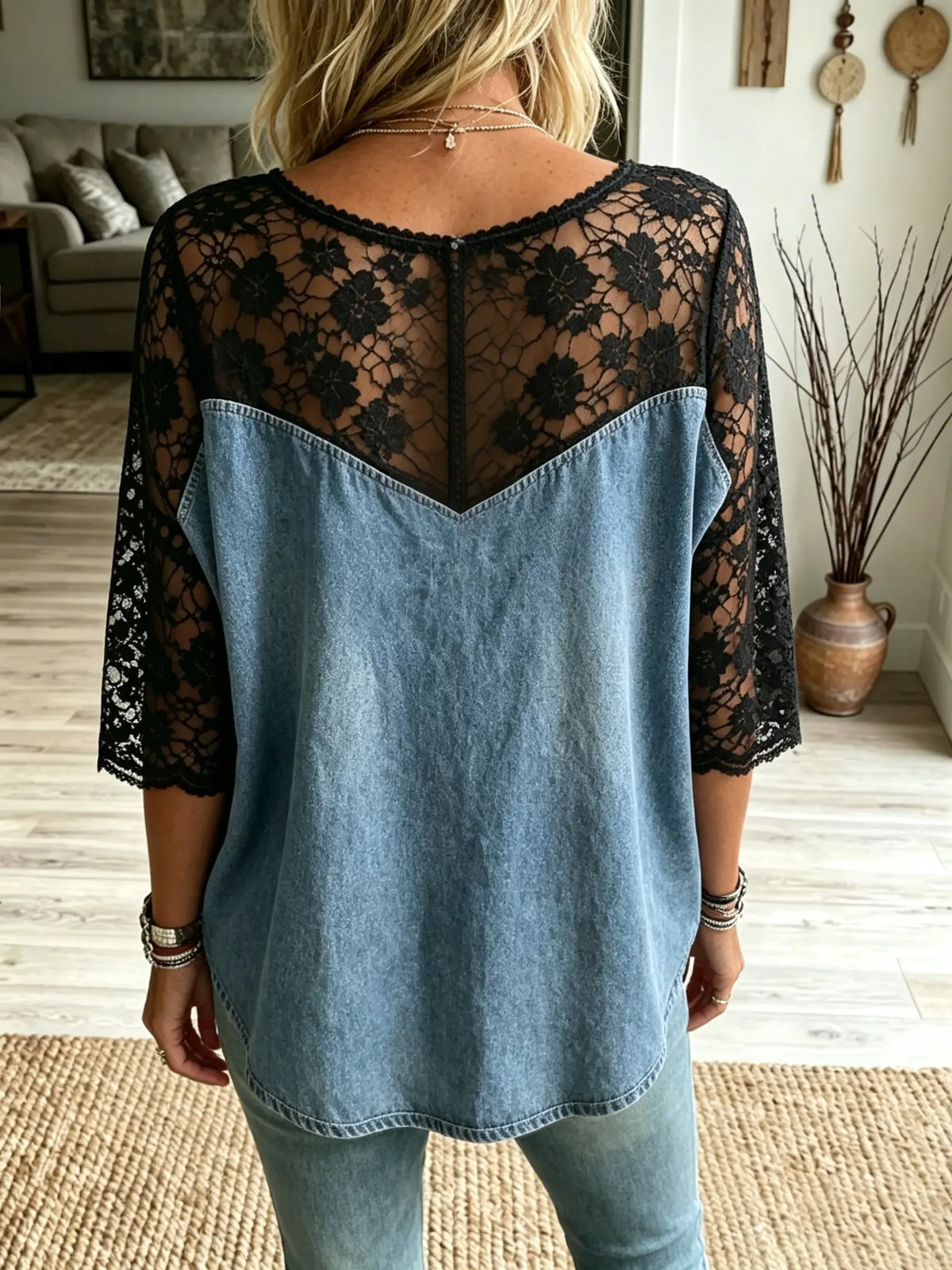 Damen Schwarzes Blumen-Spitzen-Top mit lockerem Jeansstoff und Einsätzen