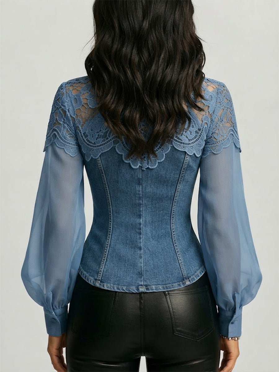 Chemise en jean à col avec boutons en métal, empiècements en dentelle ondulée et manches longues bouffantes en chiffon