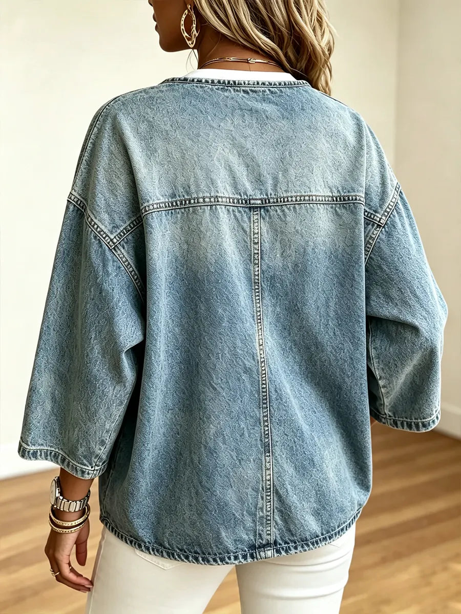 Lässiges, kragenloses, übergroßes Jeanshemd mit Knopfleiste
