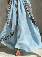Vestido Maxi Fluído com Alças ao Pescoço, Patchwork de Risca Vertical Contrastante para Mulher