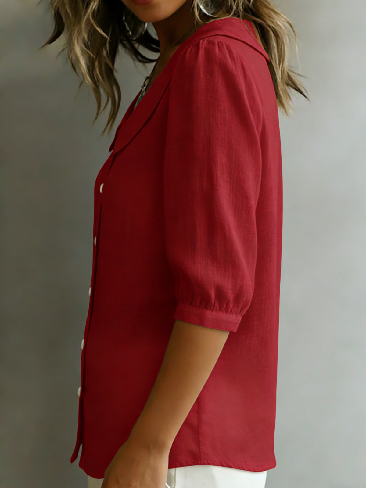 Camicia in cotone con colletto Peter Pan retrò e bottoni frontali