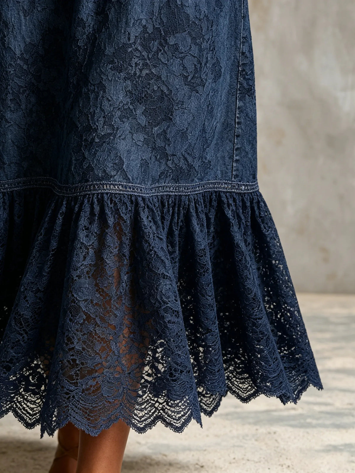 Maxikleid für Damen mit V-Ausschnitt, Blumenmuster, Spitze und Rüschen
