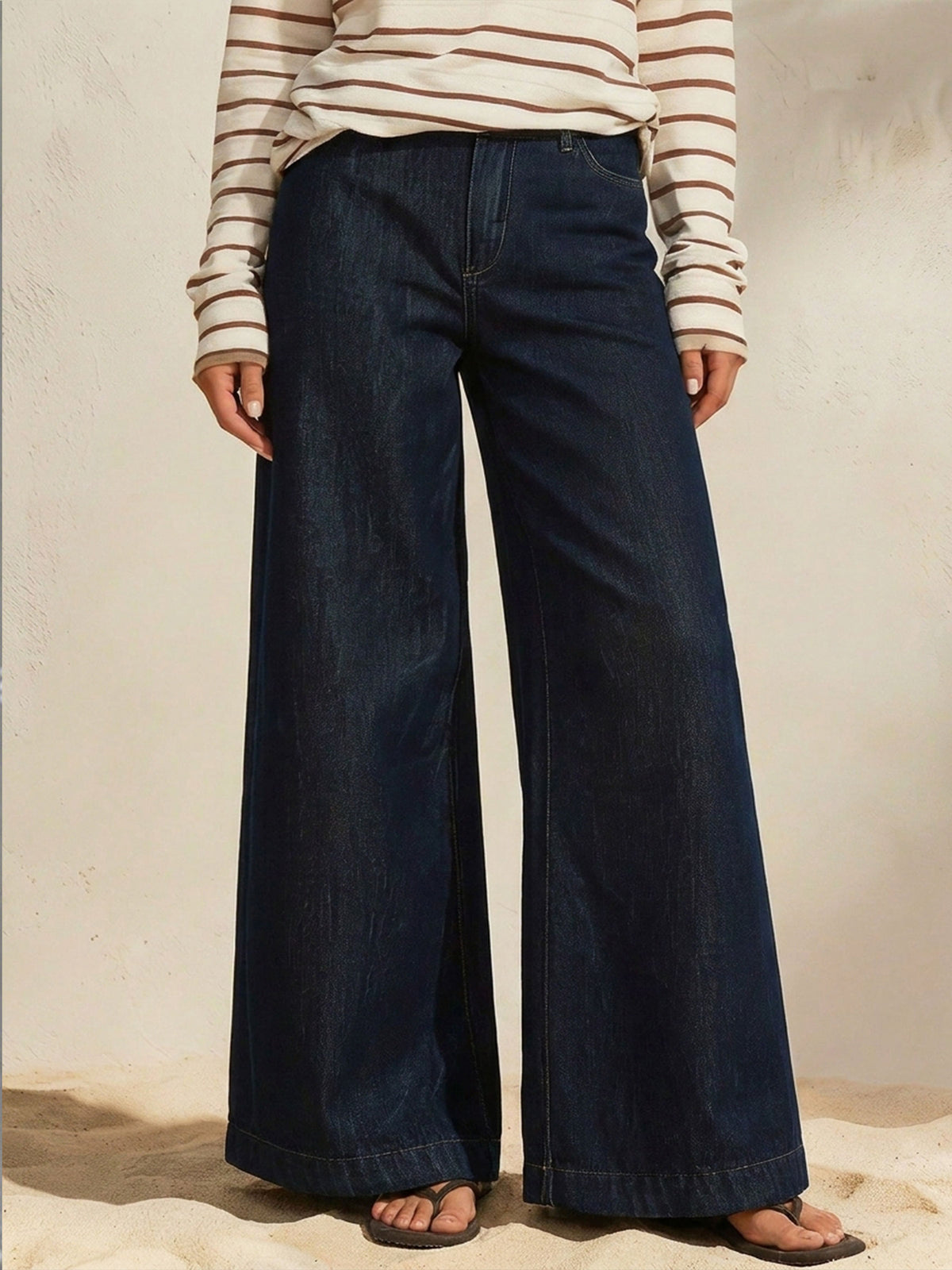 Jeans da donna a vita alta, lavaggio scuro, gamba larga e lunghezza completa in denim