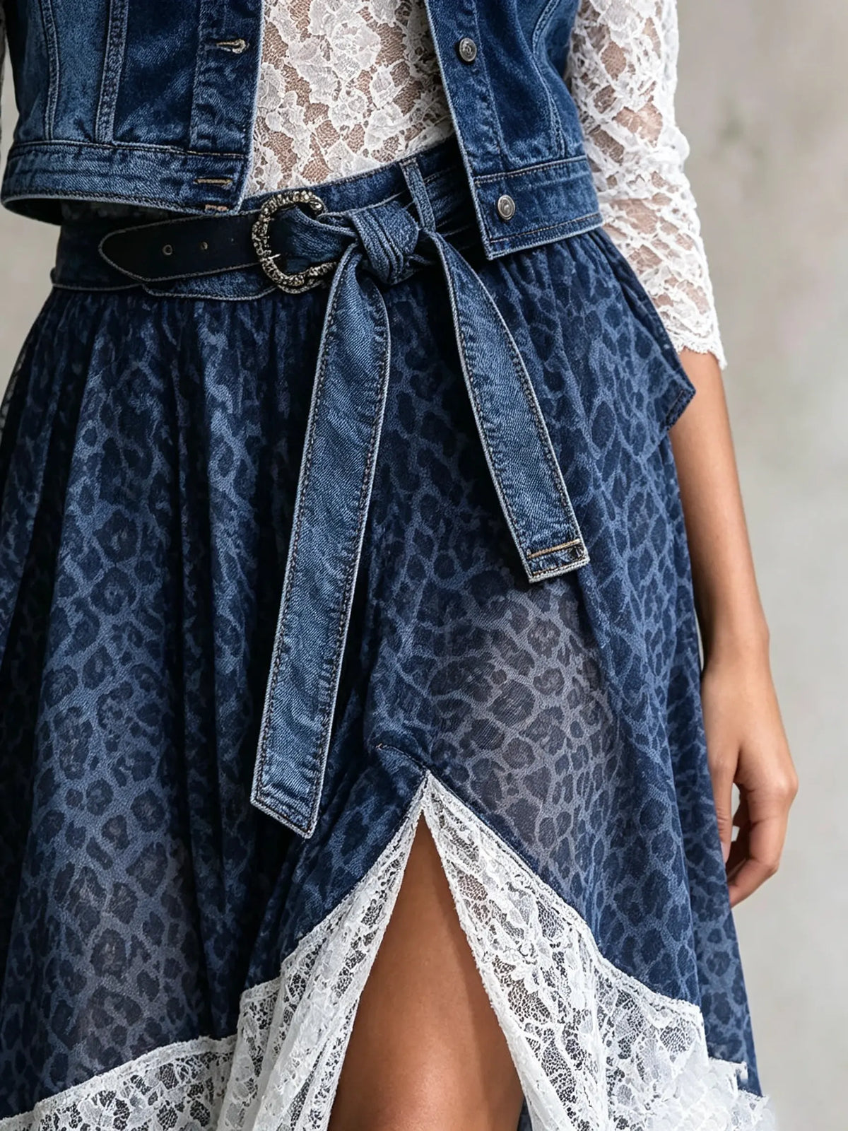 Damen-Set aus Leopardenmuster-Spitzen-Jeansweste und unregelmäßigem Midirock