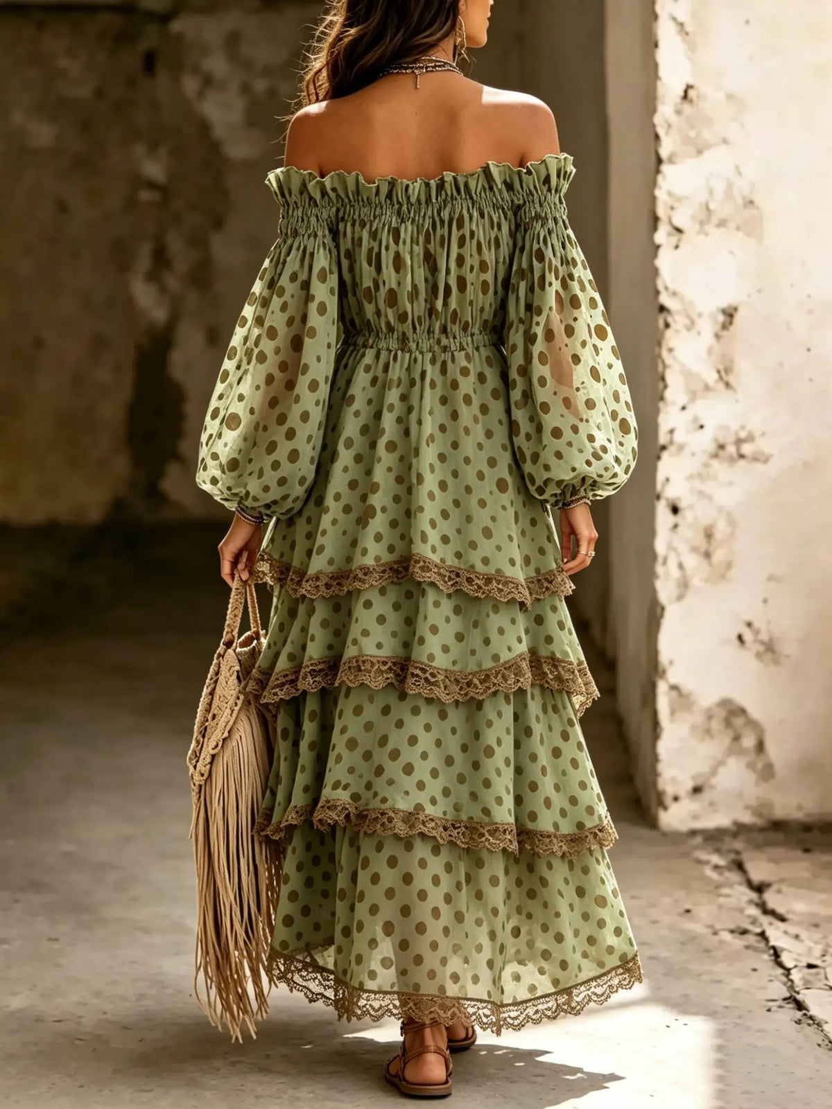 Damen Maxikleid mit großen Polka-Dots, Spitzenbesatz, schulterfreiem Design und unregelmäßig gestuften Lagen