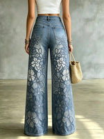 Damenjeans mit weitem Bein und Paillettenblumenmuster