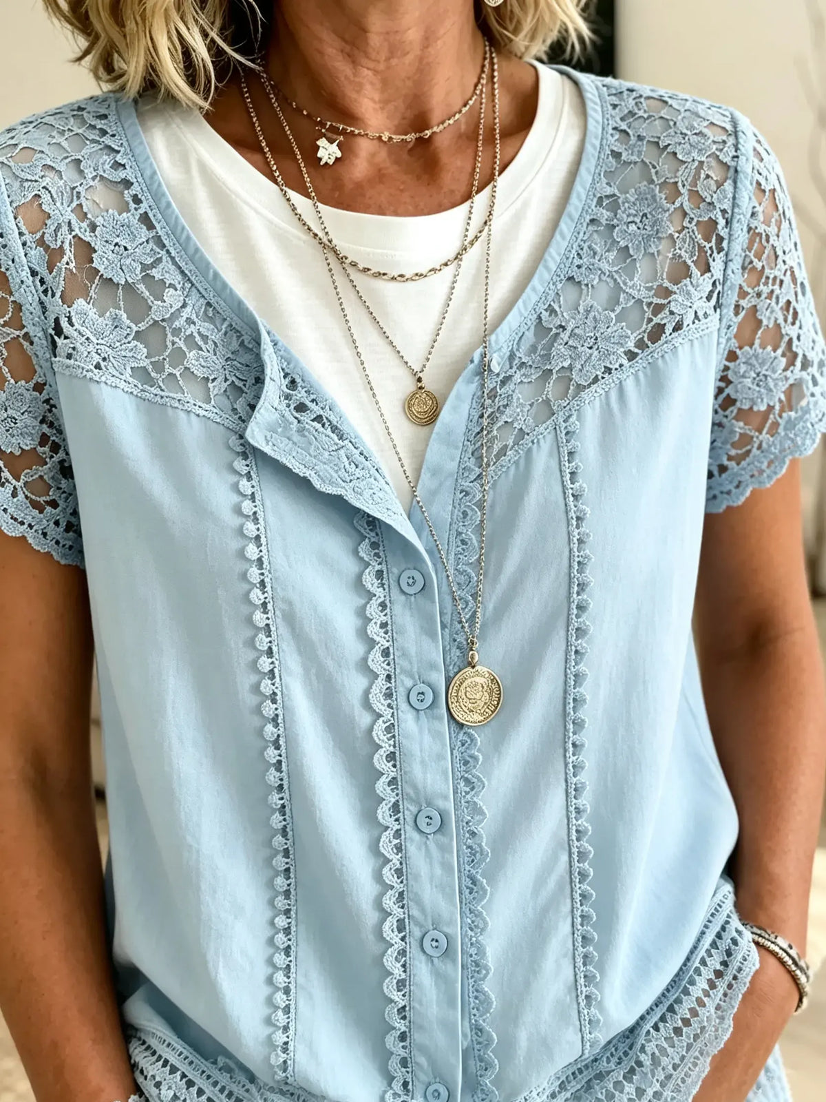 Cardigan da donna a maniche corte in cotone solido con pizzo floreale traforato e cuciture a contrasto