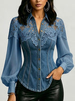 Chemise en jean à col avec boutons en métal, empiècements en dentelle ondulée et manches longues bouffantes en chiffon