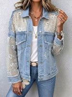 Waschbare, ausgefranste Denim-Jacke mit Pailletten, floraler transparenter Spitze und lockerem Revers