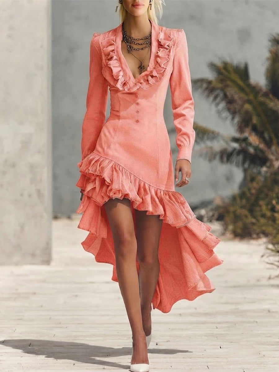 Washed denim jurk met lange mouwen, voorzien van een V-hals, ruches en een asymmetrische zoom (korter aan de voorkant, langer aan de achterkant)