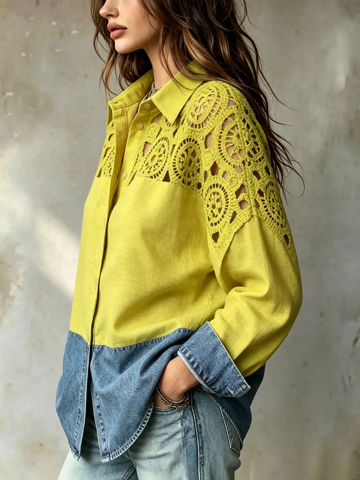 Damen Langarmshirt mit gehäkeltem Einsatz und Jeans-Saum