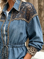 Damen Jeansjacke mit Leopardenmuster, Spitzenbesatz und Kordelzug in der Taille