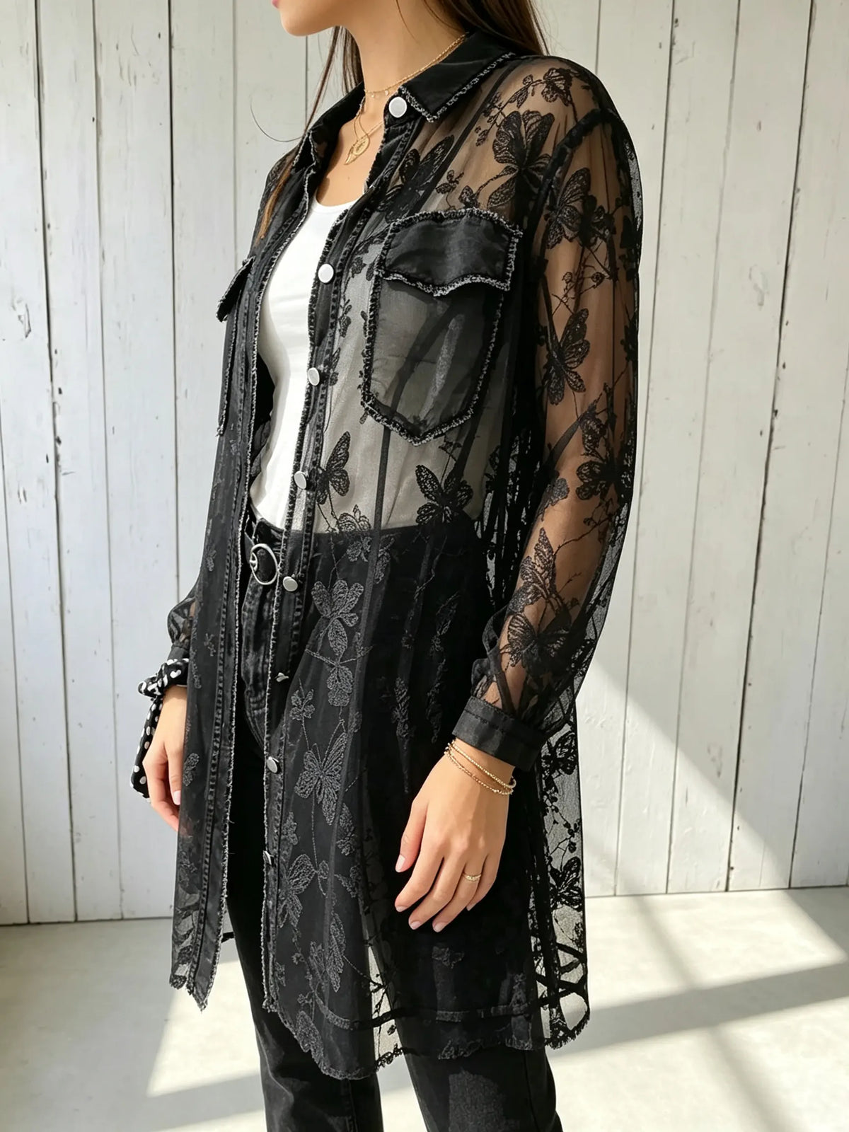 Damen Langarm-Cardigan mit Schmetterlings-Spitzenmuster und ausgefransten Kanten, durchsichtig