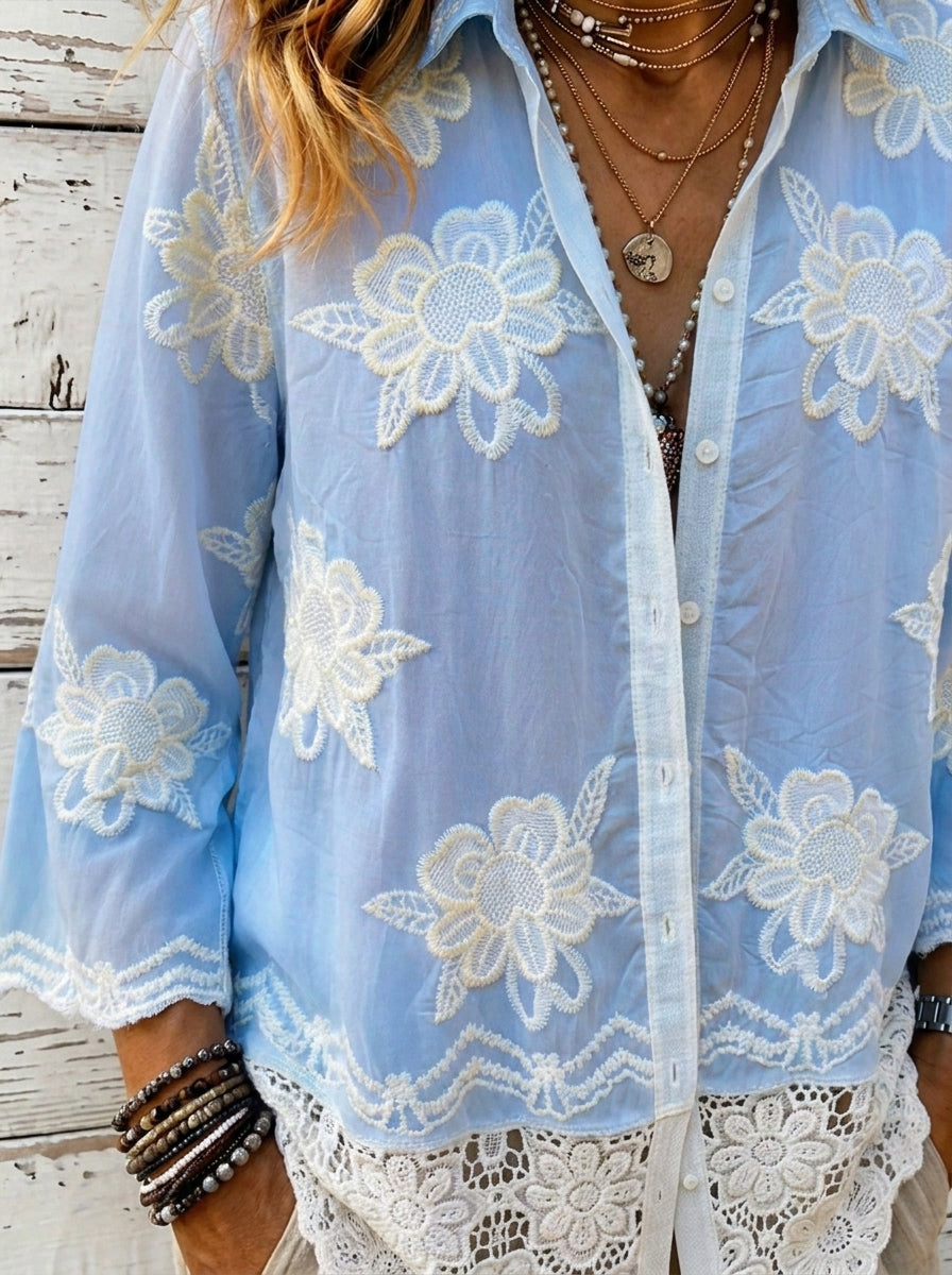Damen Boho 3/4-Arm Bluse mit Blumenstickerei, Spitzenbesatz und Knopfleiste