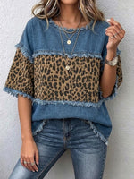 Top casual de mezclilla con parches, estampado de leopardo y detalles deshilachados
