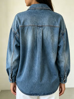 Damen Jeansjacke mit Kontrastroter Tasche, Oversized, mit Kragen und langen Ärmeln