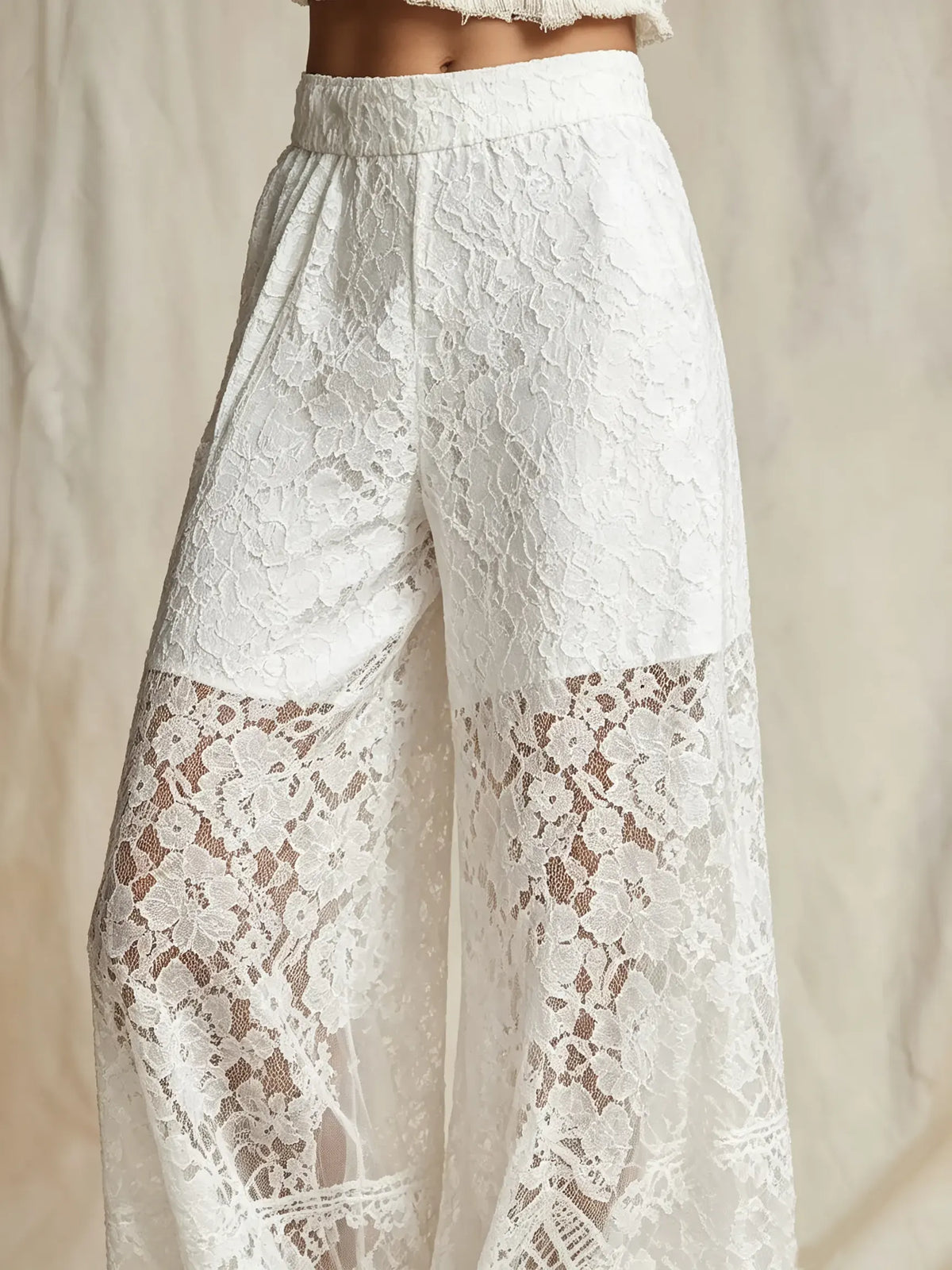 Damenhose mit breitem Bein, einfarbig, mit Blumen-Spitze, lässig