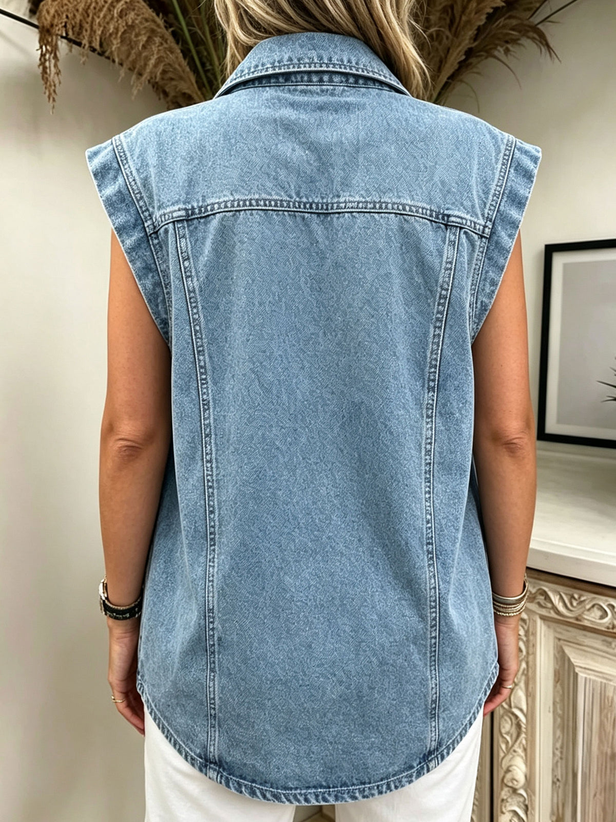 Damen Jeansweste mit gewaschenem Revers, ärmellos und mit Ziernähten