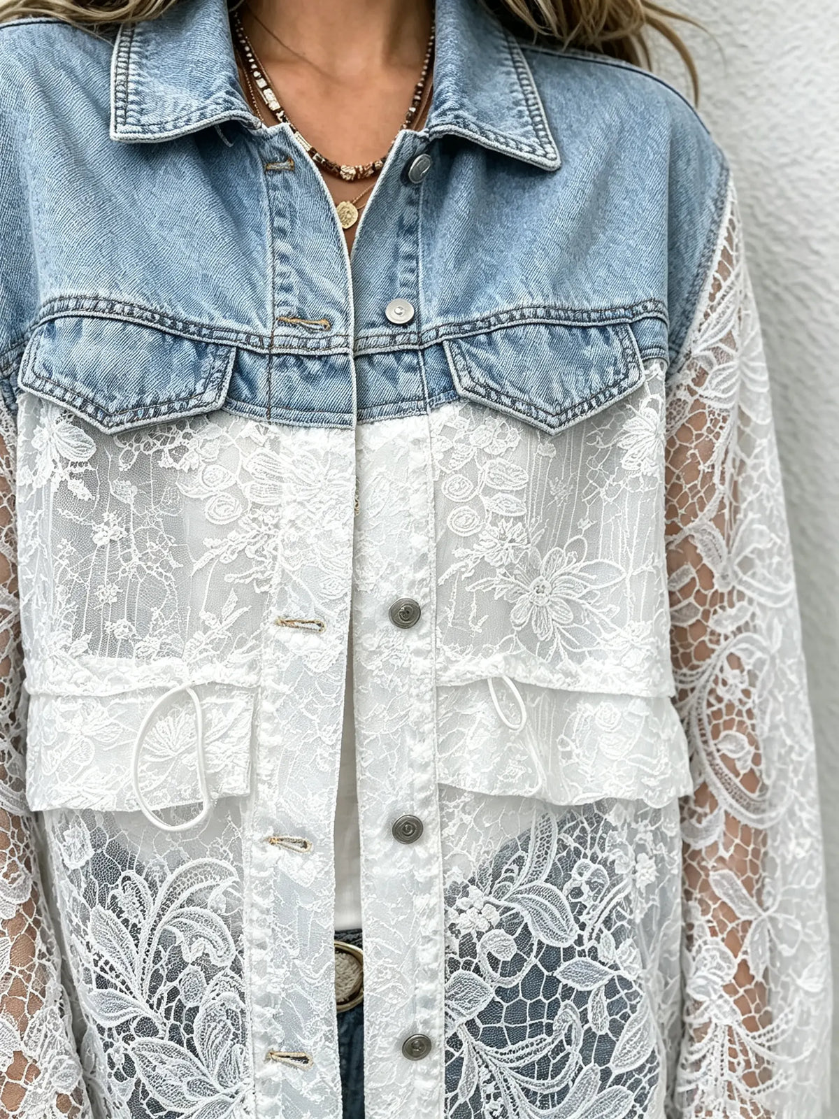 Shacket da donna in denim e pizzo