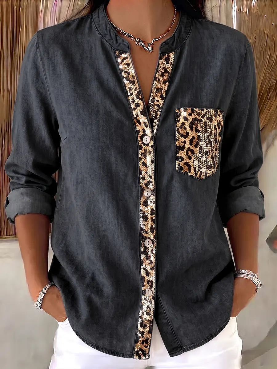 Blusa abotonada adornada con lentejuelas de leopardo chic