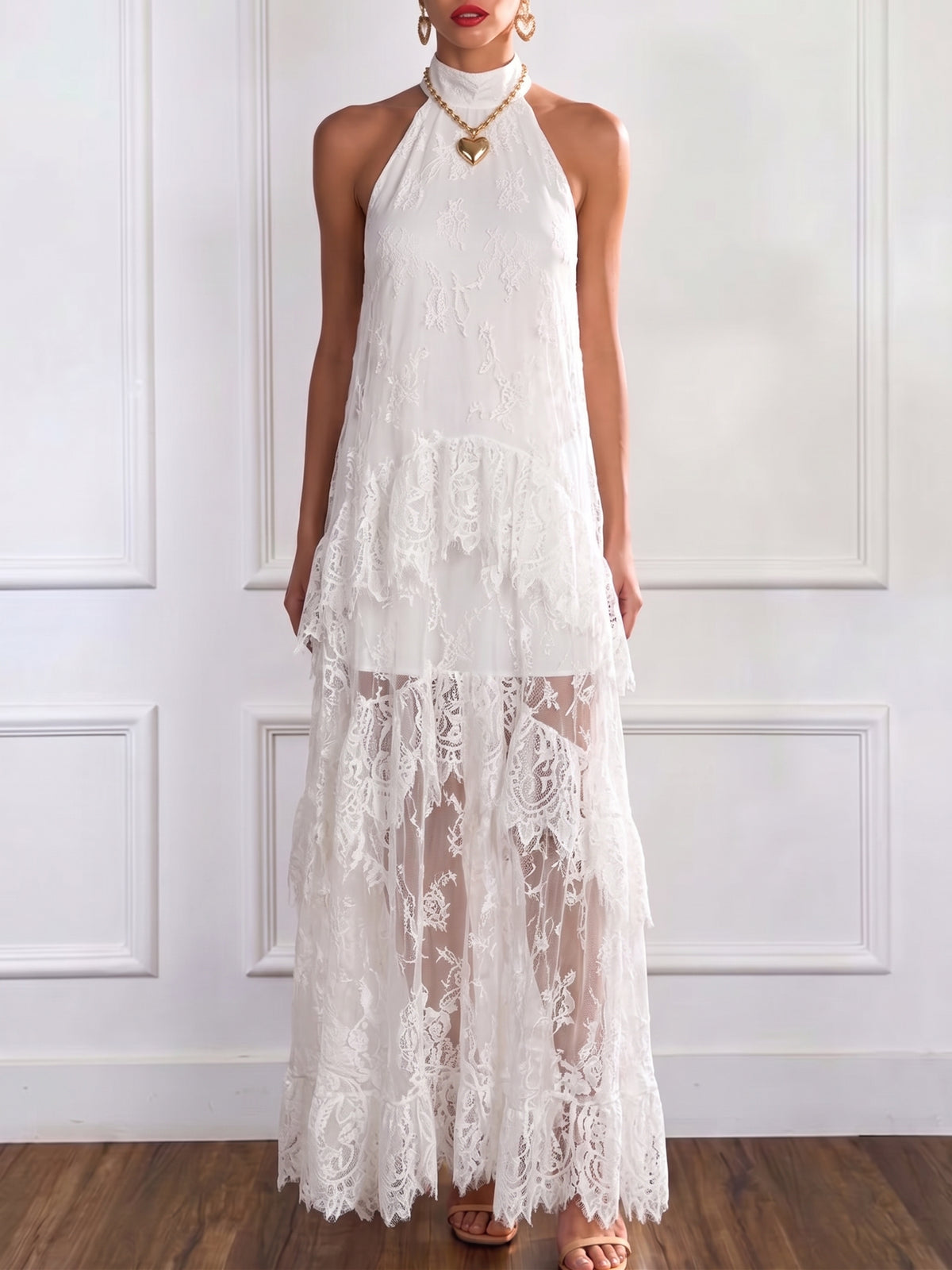 Vestito lungo elegante e alla moda in pizzo bianco con scollo all'americana