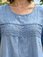 Abito da donna in misto lino con pizzo in stile boho