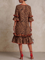Robe élégante en lin et coton à imprimé léopard avec volants