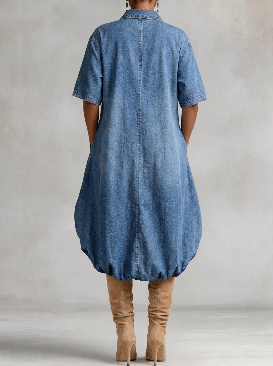 Damen Jeanskleid mit kurzen Ärmeln, unregelmäßigem Bubble-Saum und Seitentaschen