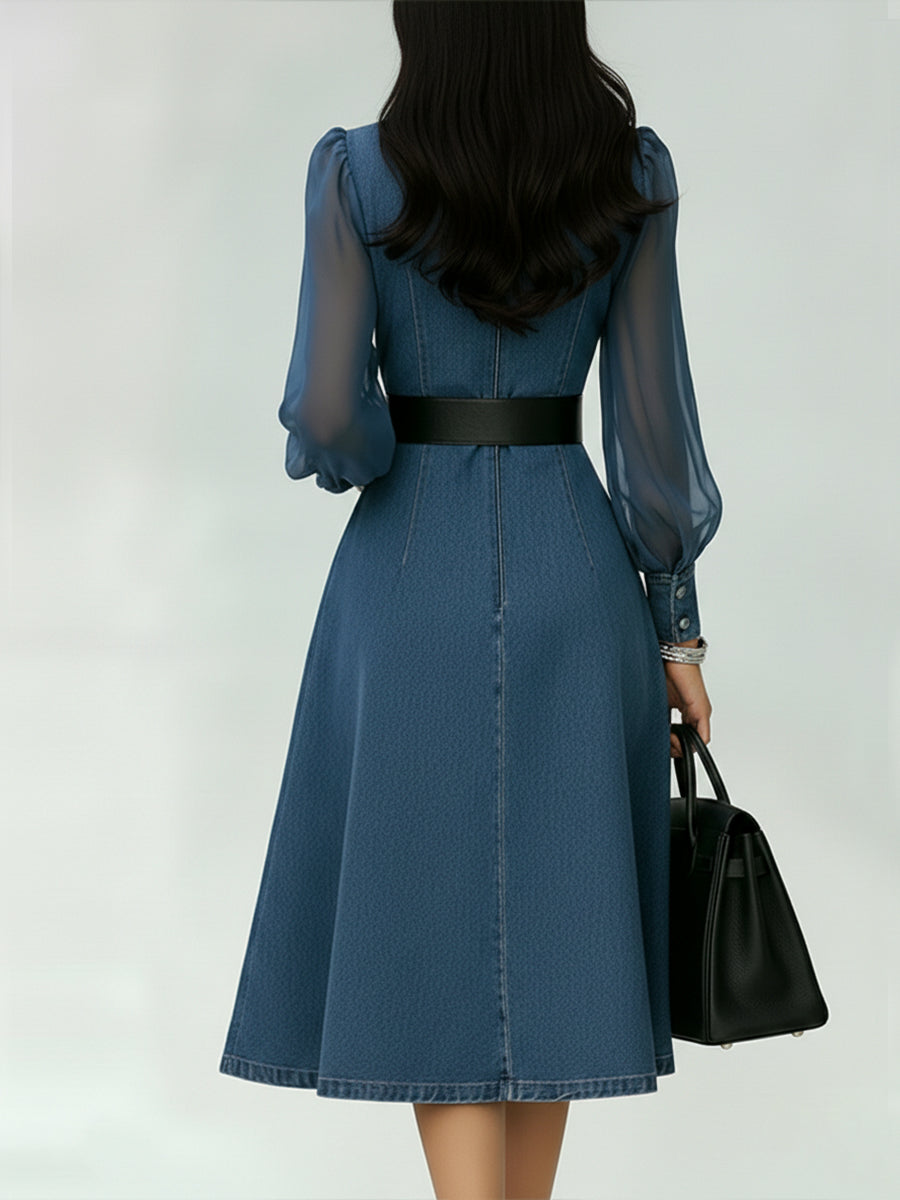 Vestito di jeans elegante con pannelli di maniche in organza.